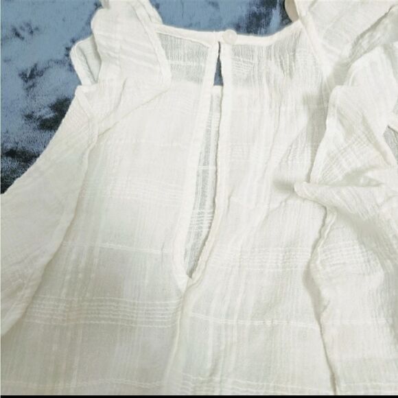 Universal Threads Cotton Ruffle Top - Picture 6 of 8